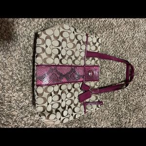 Medium sized Coach purse